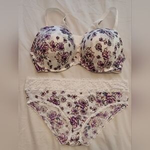 Plus Size Torrid Curves bra with matching panties.